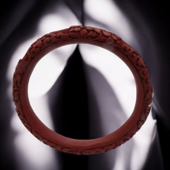 MCM Vintage Floral Cinnabar Bangle Hand Carved Red Lacquer Cinnabar - Picture 4 of 4